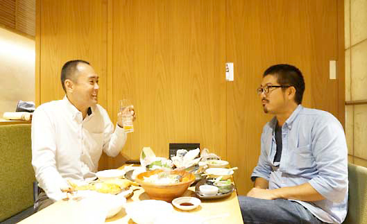森野誠之氏（左）と本誌編集長 瀧川正実（右）