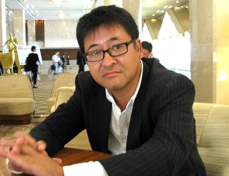 「北海道お土産探検隊」の小笠原航社長
