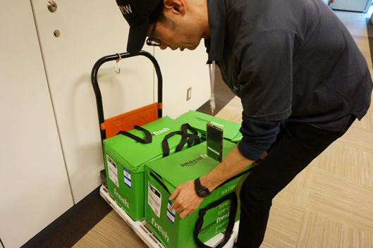 Amazonフレッシュ配達員さん