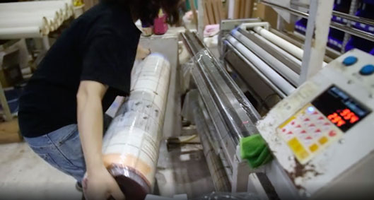 壁紙屋本舗　社内風景