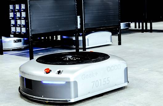 人件費は3割減! AI搭載ロボットが実現するEC物流の「省人化」「コスト減」「正確性」 中国EC大手のアリババグループも使うAI搭載の物流ロボット「Geek+」（ギークプラス）
