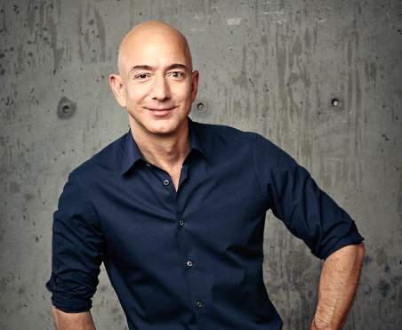 アマゾンのホールフーズ買収の狙いとリアル店舗を攻める理由【米大手EC専門誌が解説】 AmazonのCEOであるジェフ・ベゾス氏