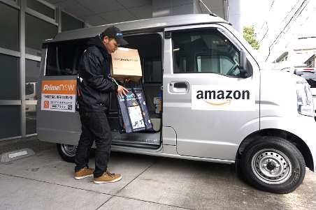 送料無料はこのまま続く? スピード配送は? EC市場の今後を10大ニュースから読み解く 最速1時間以内で届けるアマゾンのスピード配送「プライムナウ」
