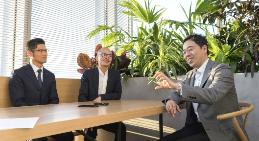 ecbeing代表取締役社長　林雅也／ビジョナリーホールディングス 執行役員 デジタルエクスペリエンス事業本部 本部長 川添隆氏／アマゾンジャパン　Amazon Pay事業本部 本部長　井野川拓也氏