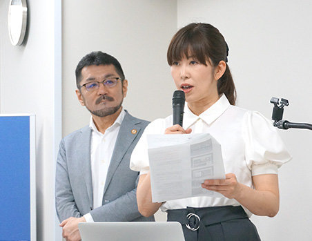 「ベルギービールJapan」を運営する株式会社木屋 代表取締役の三輪一記氏（左）と、制作を手がけたAISHA（アイシャ）代表取締役の伊東美沙貴氏（右）