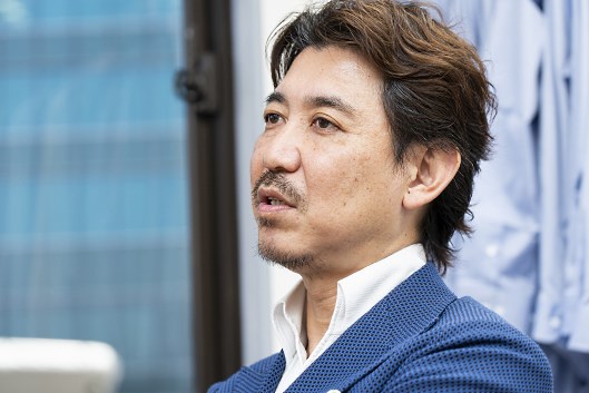 人気ECサイト「ozie」を運営する柳田織物・柳田敏正社長