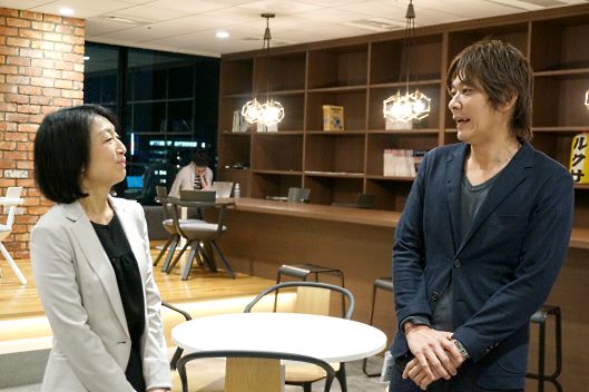KDDIコマースフォワード執行役員兼MD営業部 部長の島崎匡織氏、代表取締役副社長 矢野絹子氏