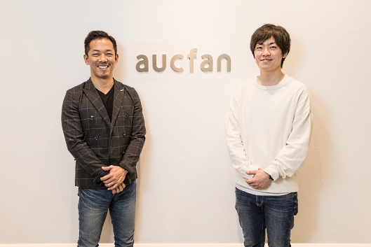 オークファングループが入居するビル内で行われた川村氏（写真右）と田村氏の対談は、1時間半以上に及んだ
