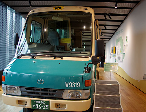 クロネコヤマトミュージアム ヤマトグループ歴史館 ヤマトグループ 歴史 100年 ウォークスルー車