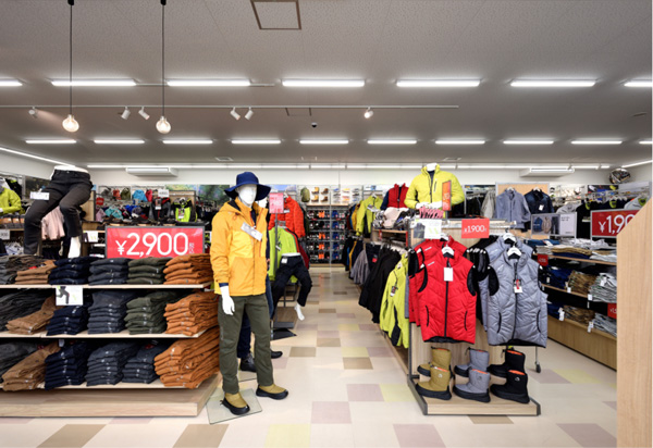 ワークマンプラス路面店内観（川崎中野島）