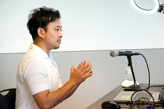 ｗ２ソリューションの桜沢慎哉氏（マーケティングディビジョンセールスチームリーダー）