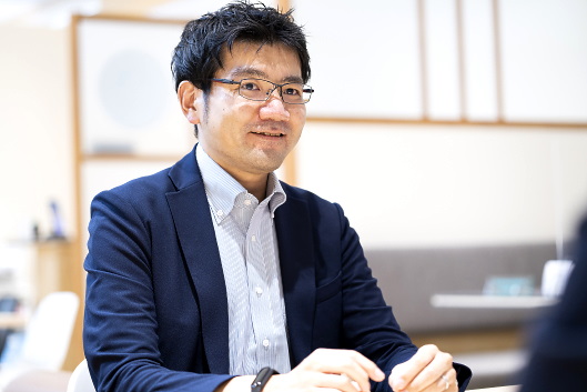 OMO戦略を推進する青山商事 ZETA株式会社 執行役員副社長 博士（情報科学） 出張純也氏