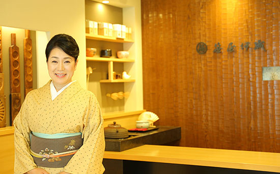 笹屋伊織 老舗和菓子屋 カラーミーショップ 十代目女将の田丸みゆき氏