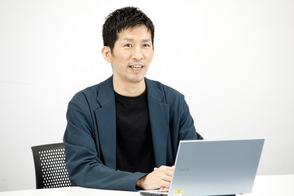 デサントジャパン DTC部門 デジタルビジネス部 EC運営課 四十山貴士氏