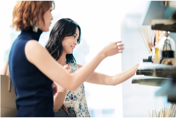 リアル店舗は新たな商品との出会いをもたらし、購買意欲をかきたてる