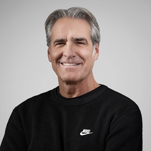 2024年9月、NIKEのCEOに就任したエリオット・ヒル氏（画像はNIKEのコーポレートサイトから編集部が追加）
