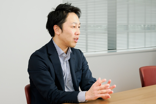楽天カード 法人営業本部 法人決済推進部部長　江波 徹 氏