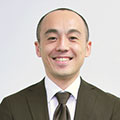 堤 祐輔 氏