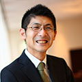 名和 豪 氏
