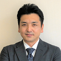 仲里 一義