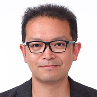 安達 友昭