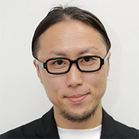 東 栄輔