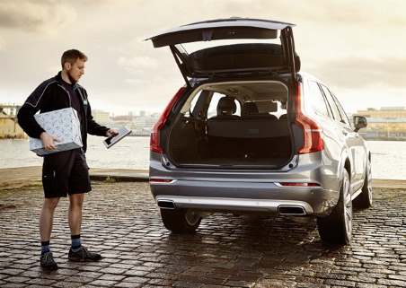 ボルボ・カーズはネット通販で購入された商品を車に直接配達するサービスを開始