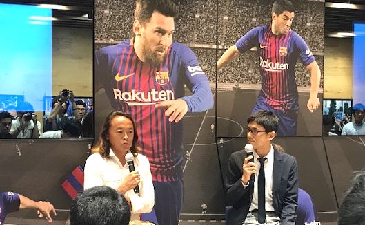 楽天カフェでFCバルセロナの試合を観戦した北澤豪氏、小澤一郎氏