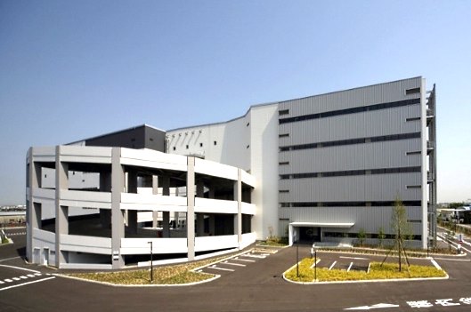 ファッション専門の物流センター「アマゾン藤井寺フルフィルメントセンター」