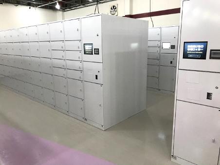 ドンキホーテホールディングスは一部店舗にフリースペースを設け、宅配ロッカーを設置する新たな取り組みを開始