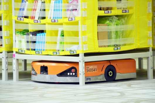アマゾンジャパン、大阪府茨木市に国内2拠点目となる「Amazon Robotics」を導入した物流拠点「アマゾン茨木FC（フルフィルメントセンター）」 Amazon段ボールをイメージした守衛室