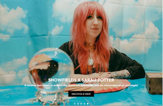 「SHOWFIELDS」 トップページでは占い師とコラボしたライブコマース情報を紹介