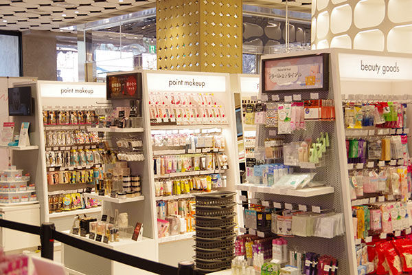 @cosme @cosmeTOKYO アイスタイル 旗艦店 化粧品 フラッグシップショップ アットコスメ