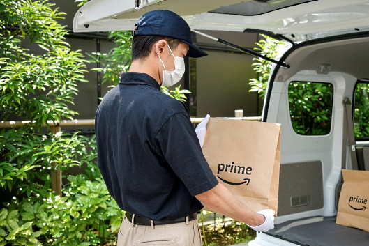 アマゾンジャパンは東海・甲信越・北陸・近畿地方を中心に「スーパーマーケットバロー」を239店舗展開するバローホールディングス（バロー）と協業し、2021年夏をめどに東海地方で生鮮食品のネット通販、最短2時間の配送サービスを始める