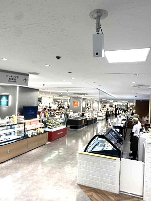 そごう大宮店に設置されたAIカメラ
