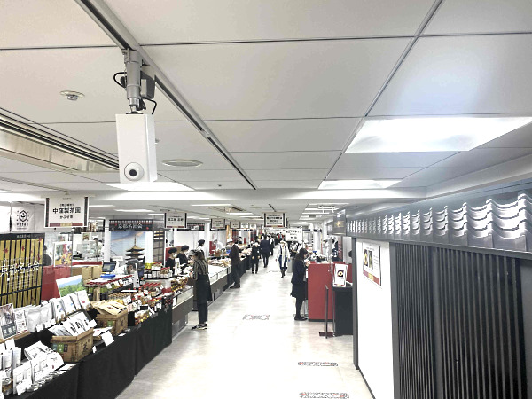 催事場に設置されたAIカメラ