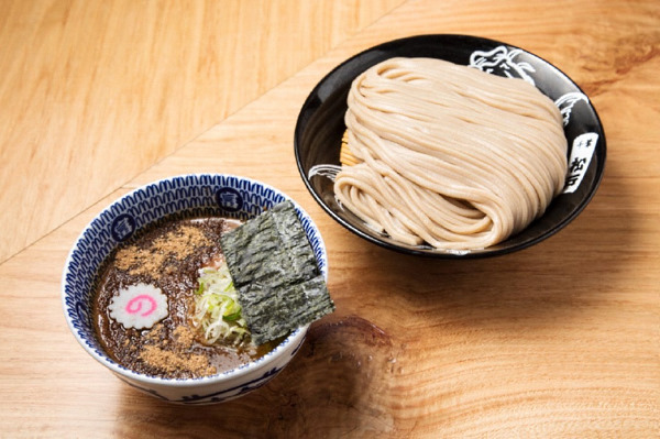 つけ麵を展開する「中華蕎麦とみ田」