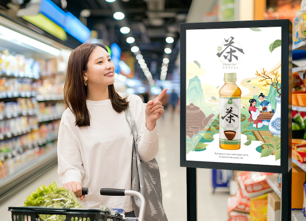 楽天が始める小売向け万引き抑止＋販売促進のAIサイネージソリューション「楽天安心サイネージ」とは